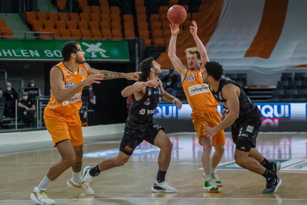 和坚定的意 和坚定的意